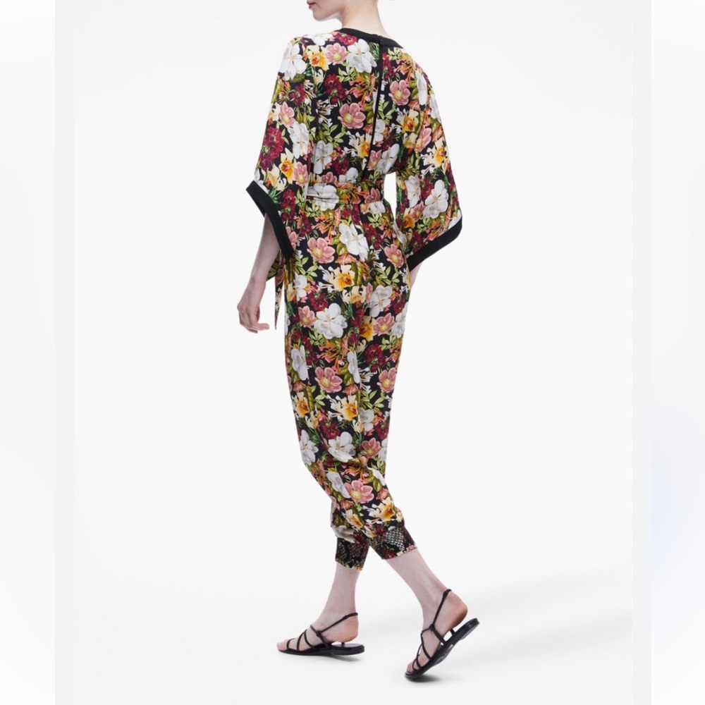 Alice + Olivia Floral Wrap Jumpsuit Kimono Sleeve Belted Cropped jumpsuit size 6 - Picture 6 of 6
